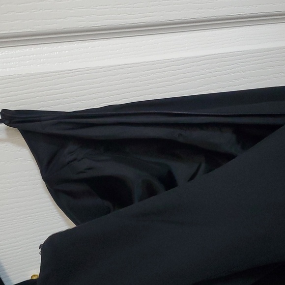 Woman's one shoulder black dress. Size 12 - Picture 5 of 6